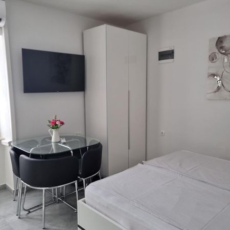 Apartments And Room Vela Senj  Exterior photo