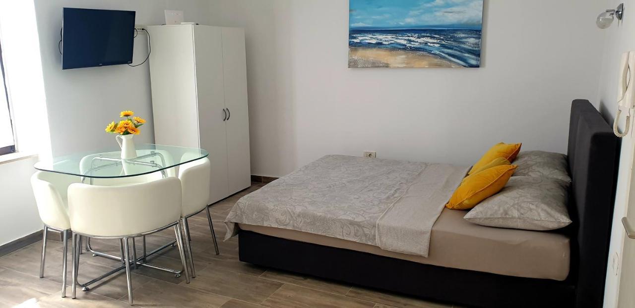 Apartments And Room Vela Senj  Exterior photo