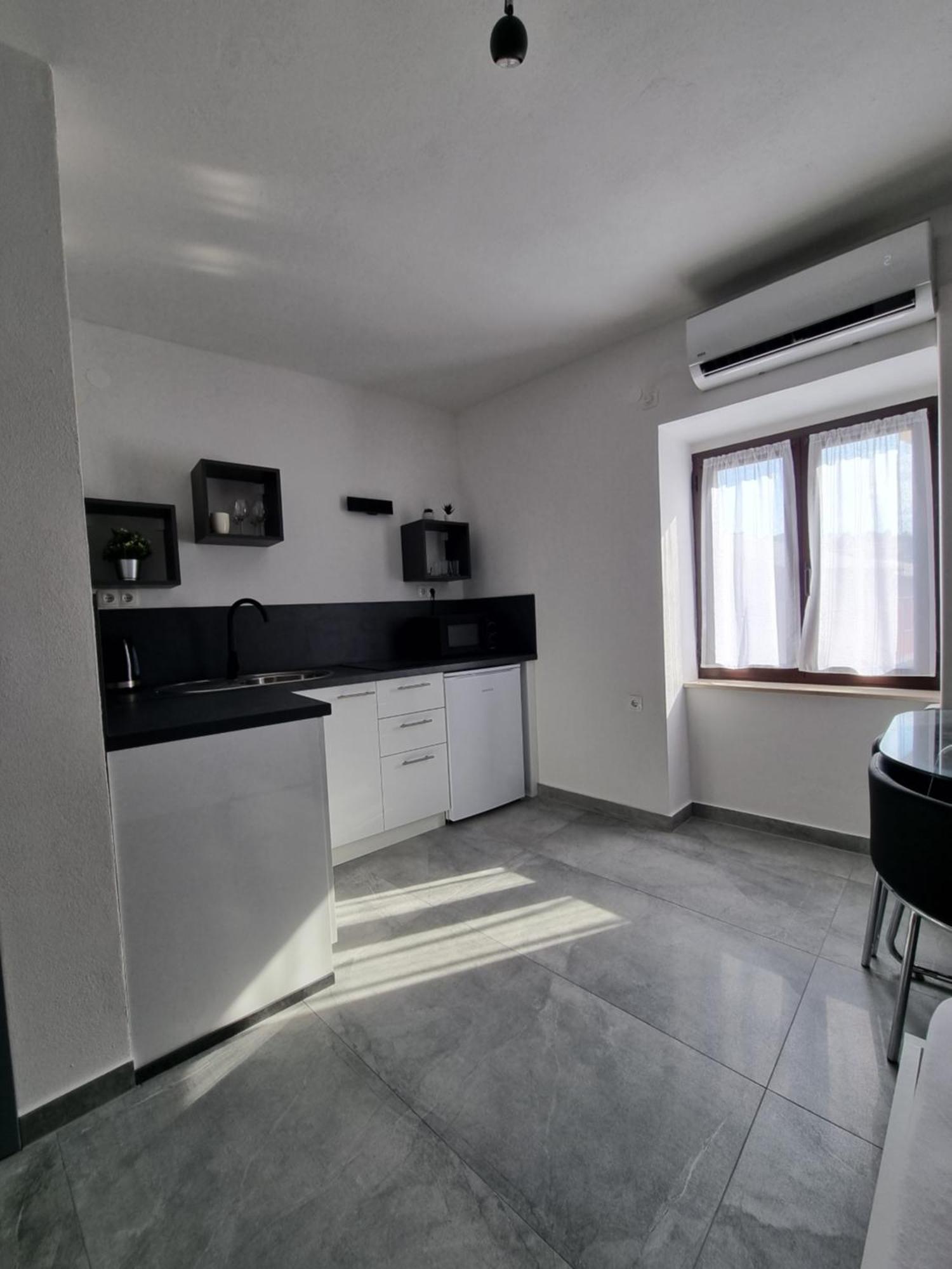 Apartments And Room Vela Senj  Exterior photo